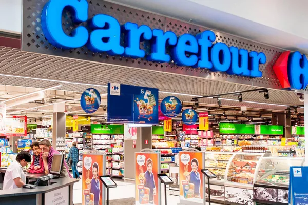 Carrefour lascia l’Italia, cosa cambia per i punti vendita diretti e quelli in franchising