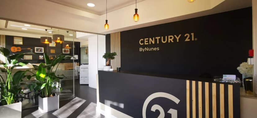 CENTURY 21 — 3