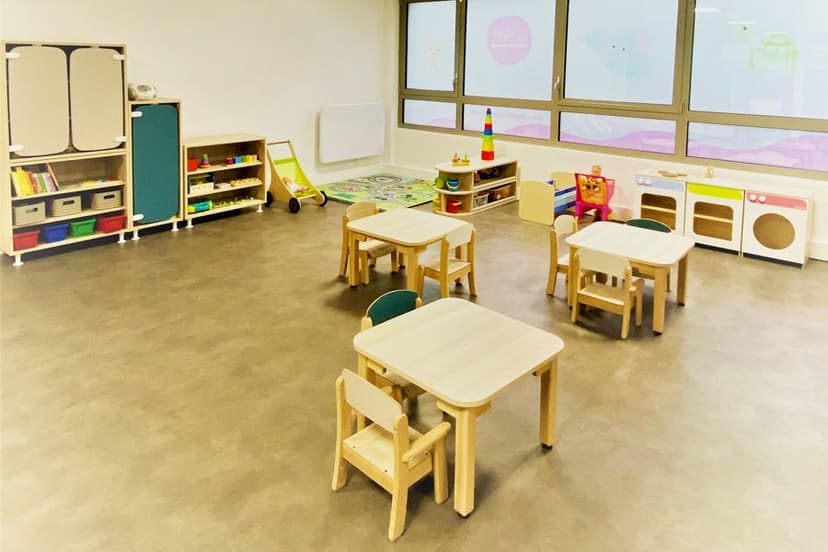 Family Crèche — 2