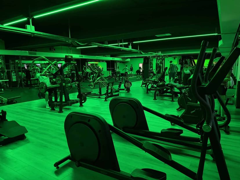 Hut Fit Franchising — 3