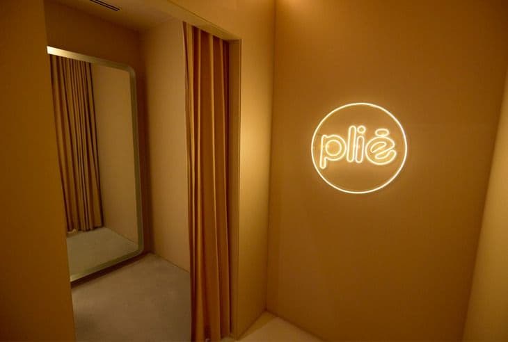 Plié — 4