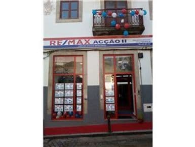 RE/MAX — 3