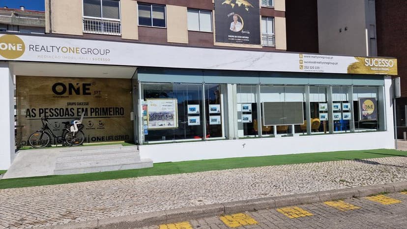 Realty ONE Group Portugal — 1